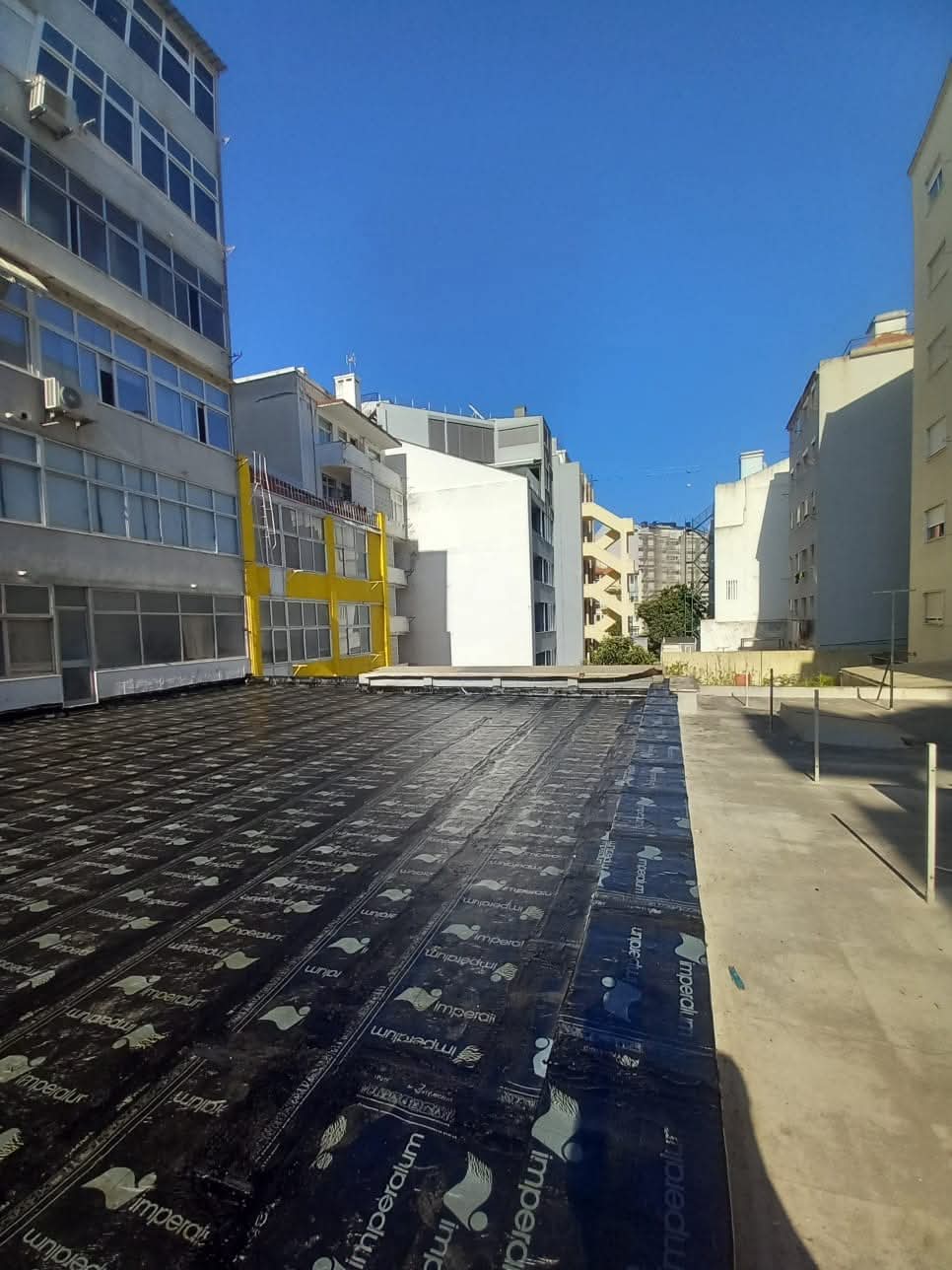Impermeabilização e isolamento em base de edifício